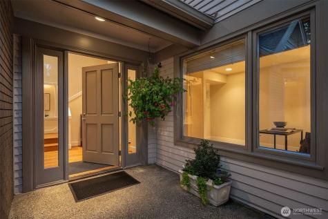 1728 Bellevue Way NE Bellevue WA 98004