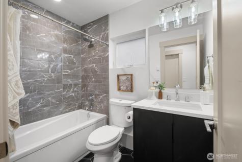 2931 39th Avenue SW Seattle WA 98116