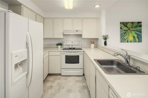 1319 S Puget Drive Renton WA 98055