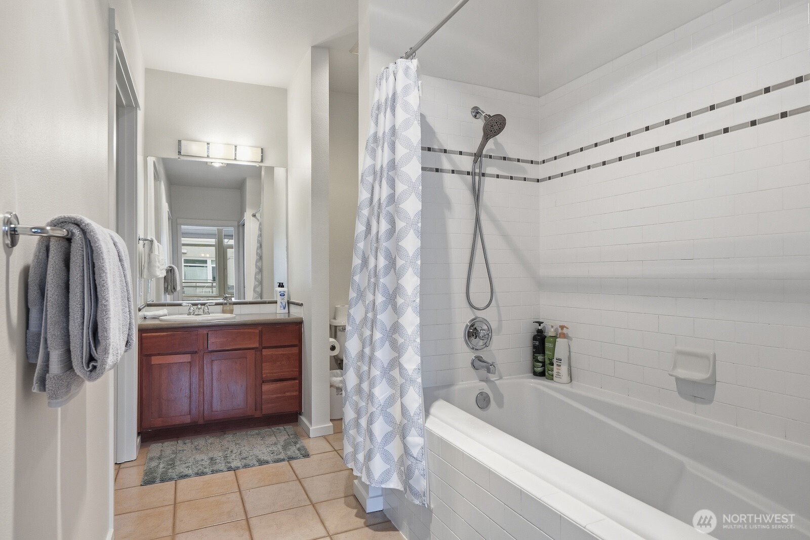 2000 Alaskan Way Seattle WA 98121