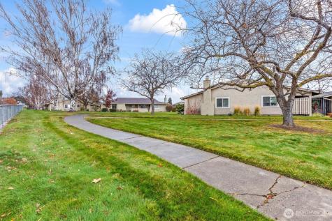 611 N 50th Avenue Yakima WA 98908
