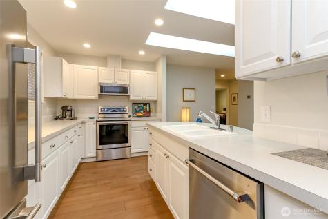 4525 7th Street SE Puyallup WA 98374