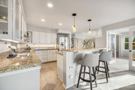 2420 8th Avenue N Seattle WA 98109