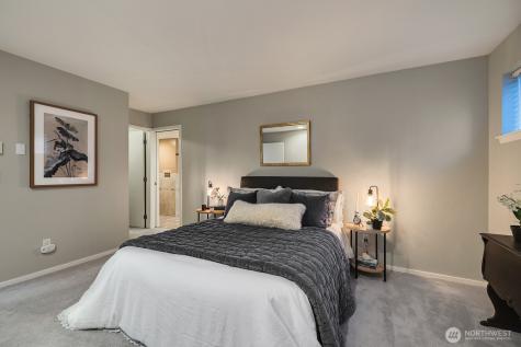 2420 8th Avenue N Seattle WA 98109