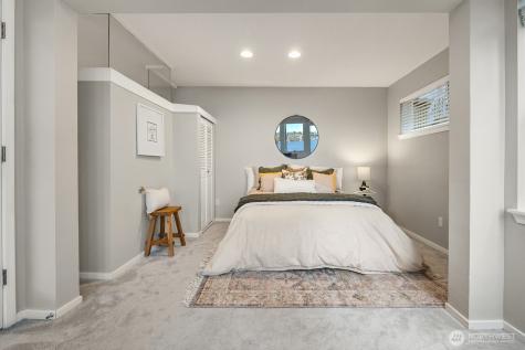 2420 8th Avenue N Seattle WA 98109