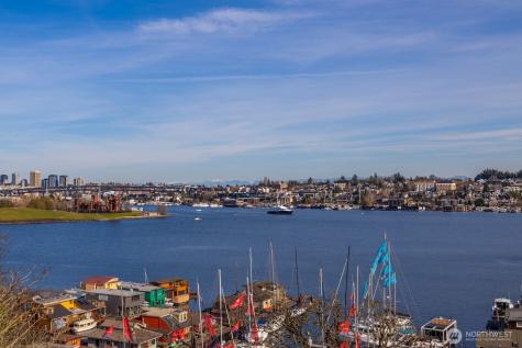 2420 8th Avenue N Seattle WA 98109