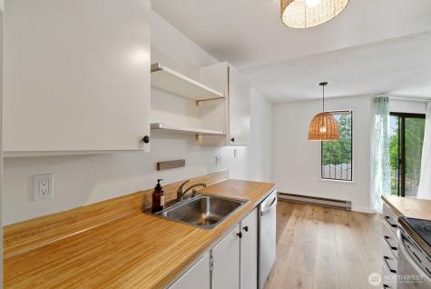 12744 NE 116th Street Kirkland WA 98034