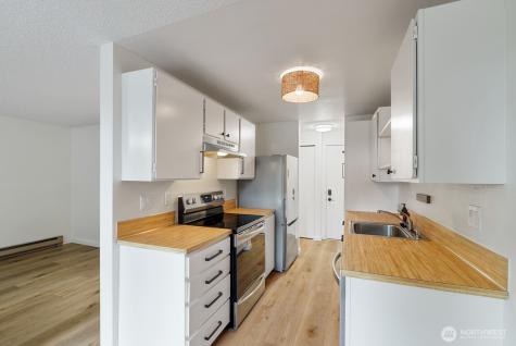 12744 NE 116th Street Kirkland WA 98034