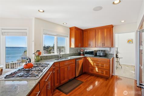 6412 E Side Drive NE Tacoma WA 98422