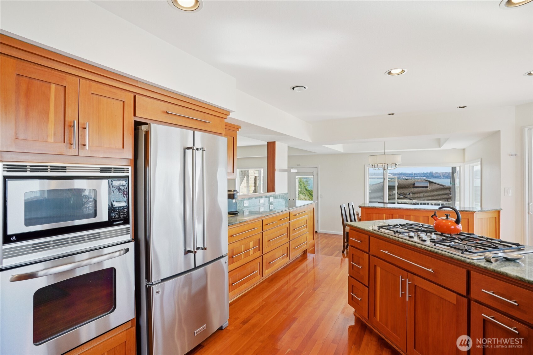 6412 E Side Drive NE Tacoma WA 98422