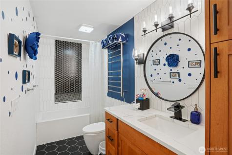6412 E Side Drive NE Tacoma WA 98422