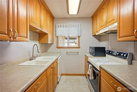 708 Marion Lane SE Puyallup WA 98372