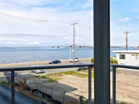 2104 Alki Avenue SW Seattle WA 98116