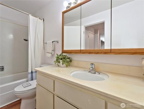 2104 Alki Avenue SW Seattle WA 98116