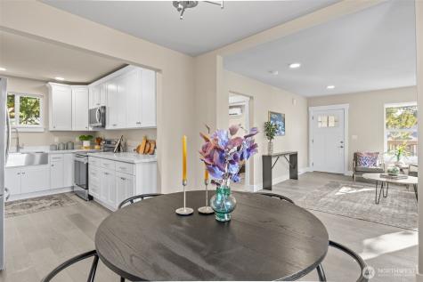 9547 Wallingford Avenue N Seattle WA 98103