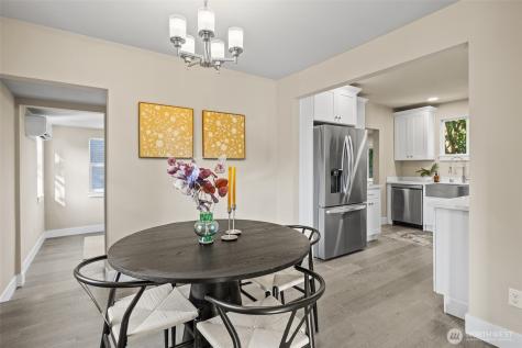 9547 Wallingford Avenue N Seattle WA 98103