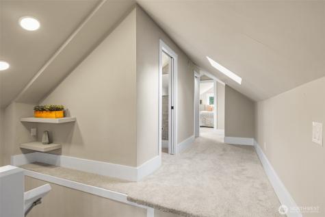 9547 Wallingford Avenue N Seattle WA 98103