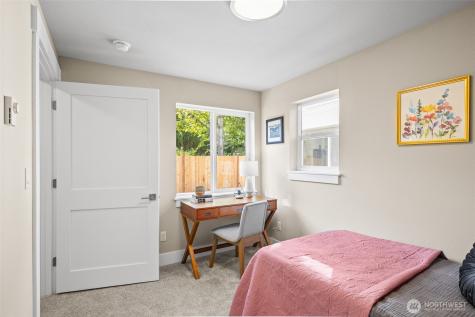 9547 Wallingford Avenue N Seattle WA 98103