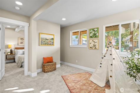 9547 Wallingford Avenue N Seattle WA 98103