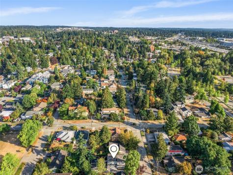 9547 Wallingford Avenue N Seattle WA 98103