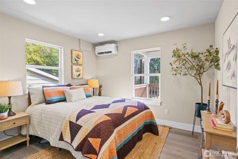 9547 Wallingford Avenue N Seattle WA 98103