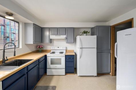 75 NW Columbia Drive Oak Harbor WA 98277