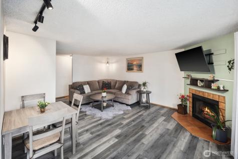 75 NW Columbia Drive Oak Harbor WA 98277