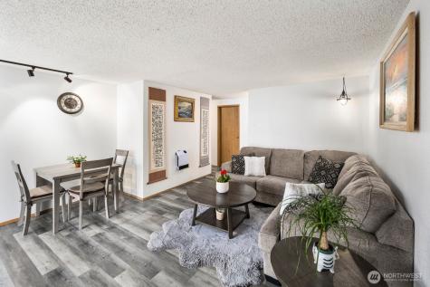 75 NW Columbia Drive Oak Harbor WA 98277