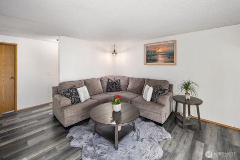 75 NW Columbia Drive Oak Harbor WA 98277