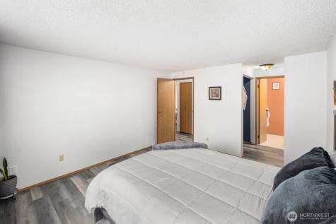 75 NW Columbia Drive Oak Harbor WA 98277