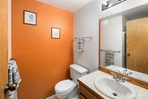 75 NW Columbia Drive Oak Harbor WA 98277