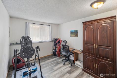 75 NW Columbia Drive Oak Harbor WA 98277