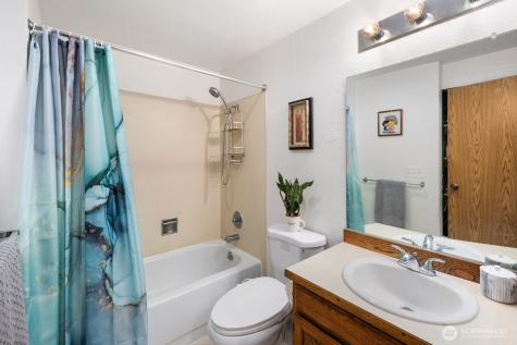 75 NW Columbia Drive Oak Harbor WA 98277