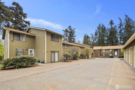 75 NW Columbia Drive Oak Harbor WA 98277