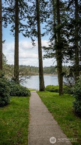 75 NW Columbia Drive Oak Harbor WA 98277