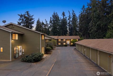 75 NW Columbia Drive Oak Harbor WA 98277