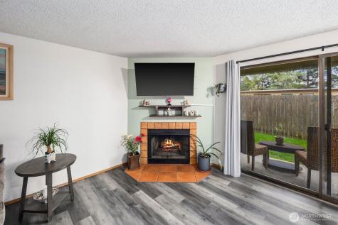 75 NW Columbia Drive Oak Harbor WA 98277