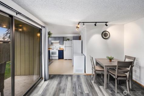 75 NW Columbia Drive Oak Harbor WA 98277