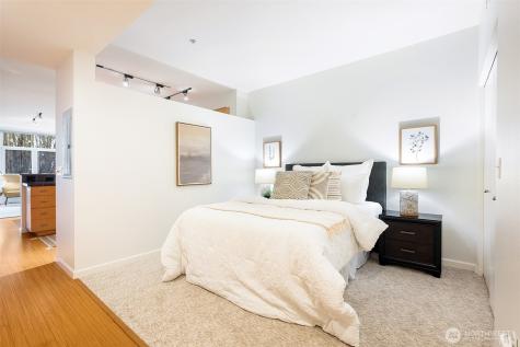 17 W Mercer Street Seattle WA 98119
