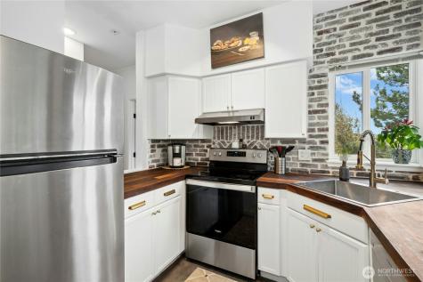 12012 NE 204th Place Bothell WA 98011