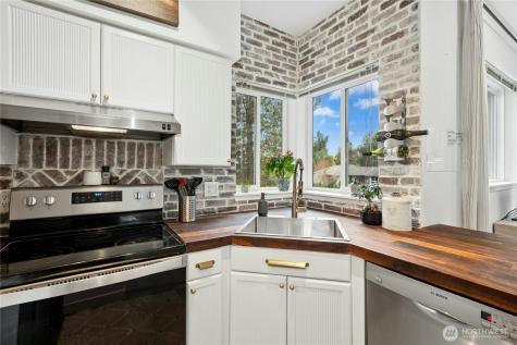 12012 NE 204th Place Bothell WA 98011