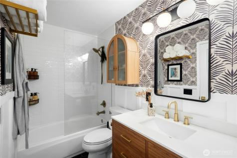 12012 NE 204th Place Bothell WA 98011