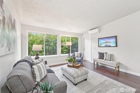 12567 35th Avenue NE Seattle WA 98125
