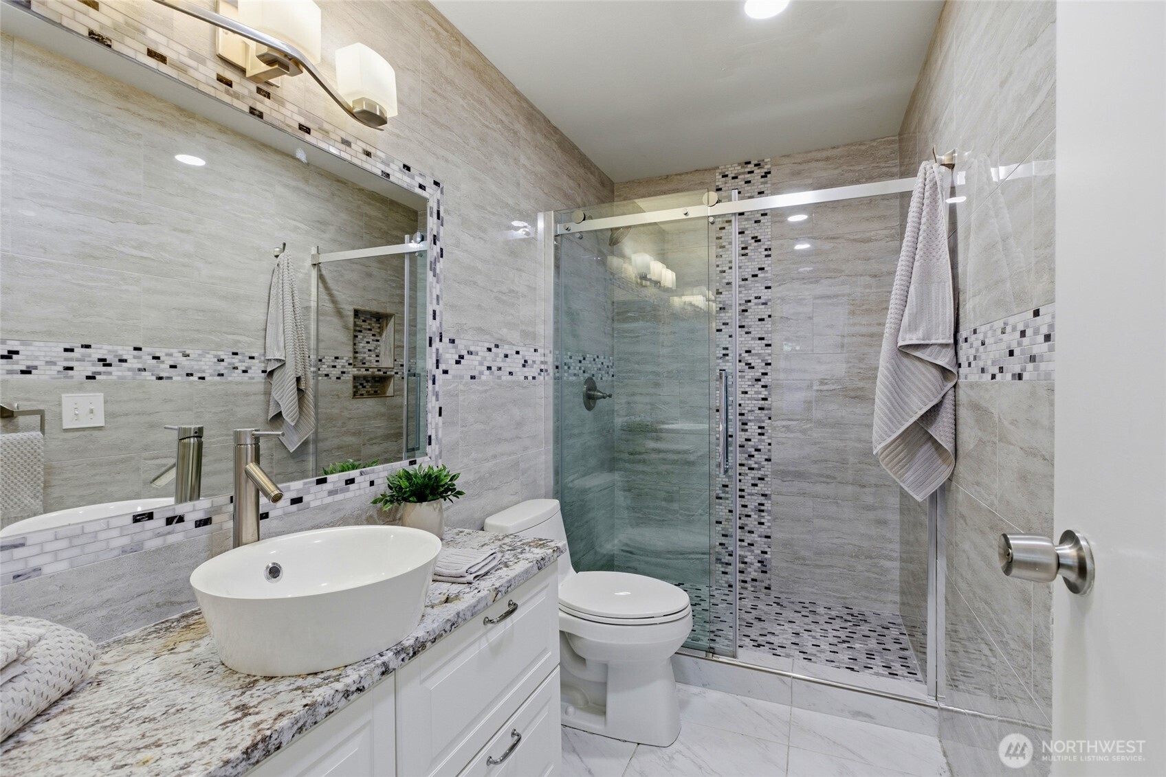 1737 Harbor Avenue Seattle WA 98126