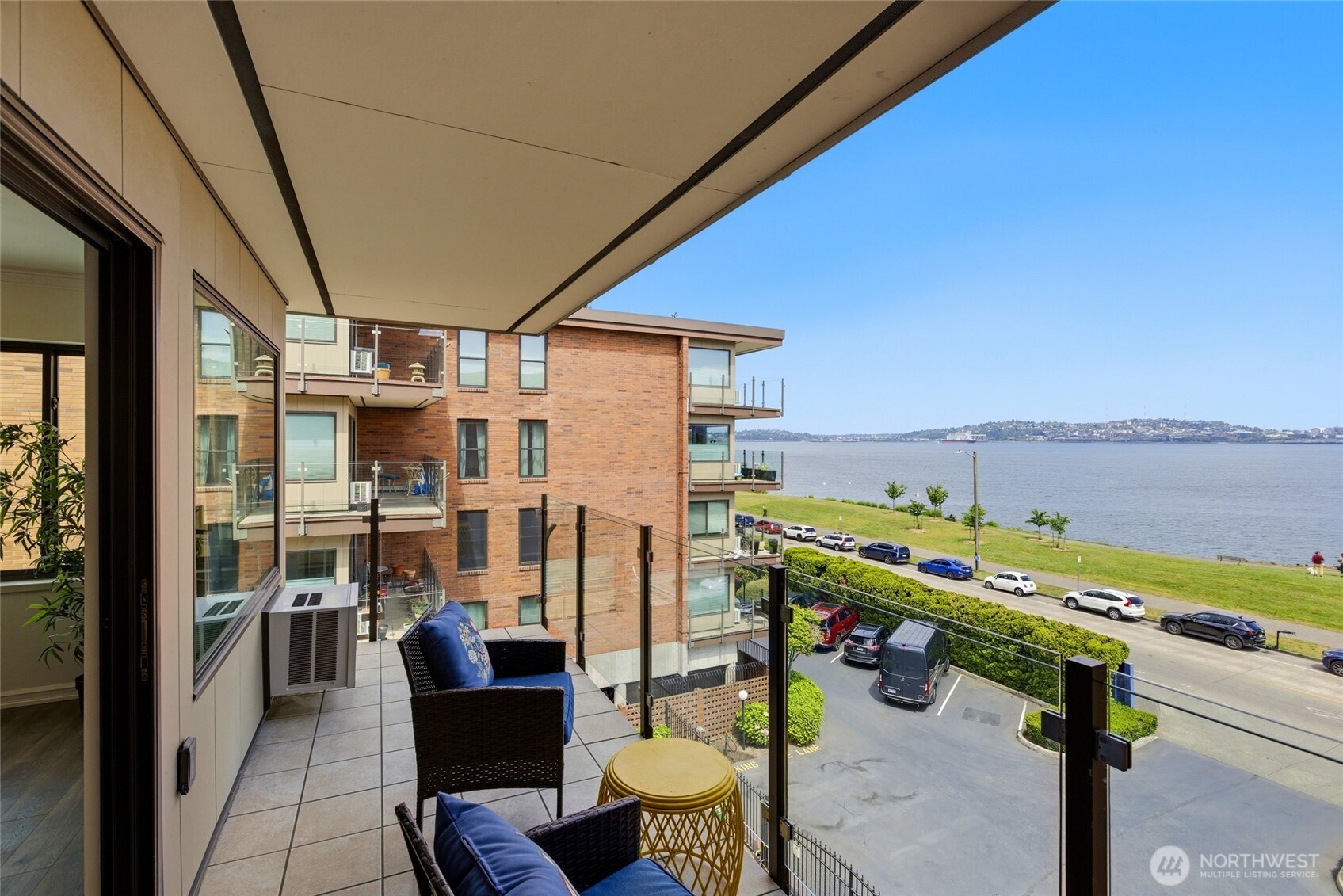 1737 Harbor Avenue Seattle WA 98126