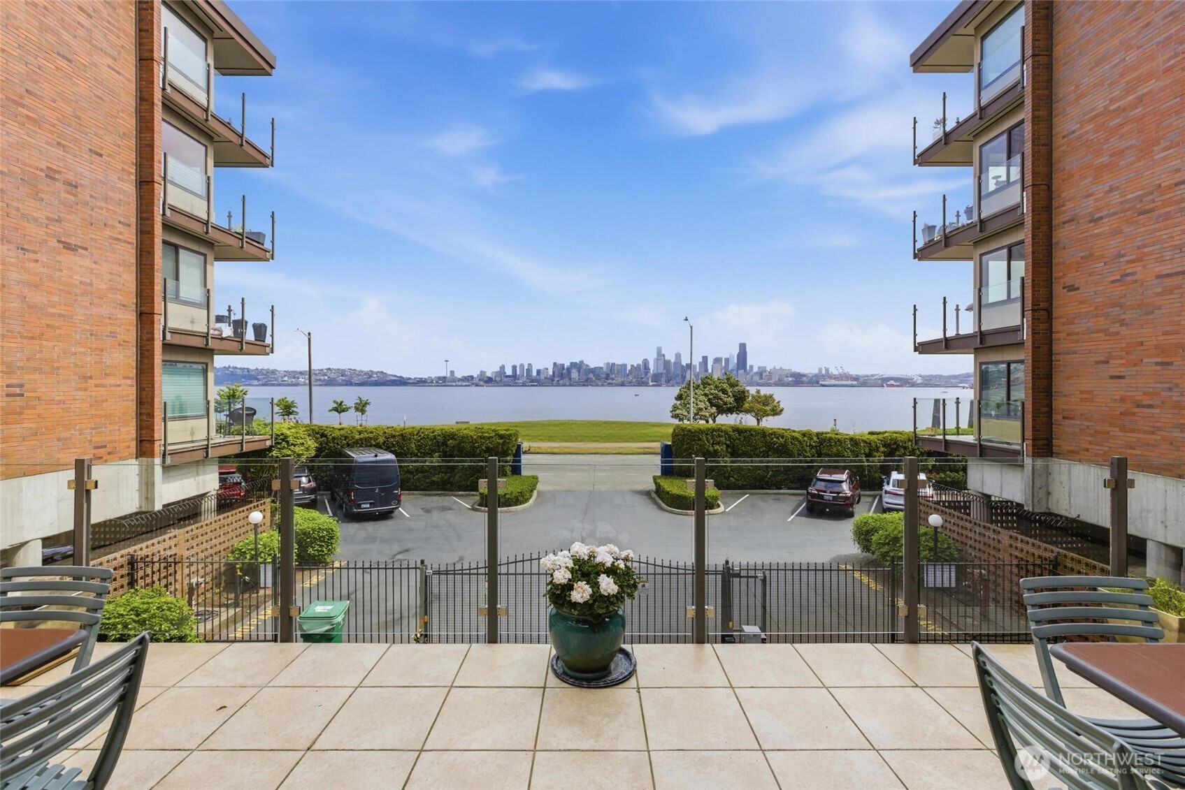 1737 Harbor Avenue Seattle WA 98126