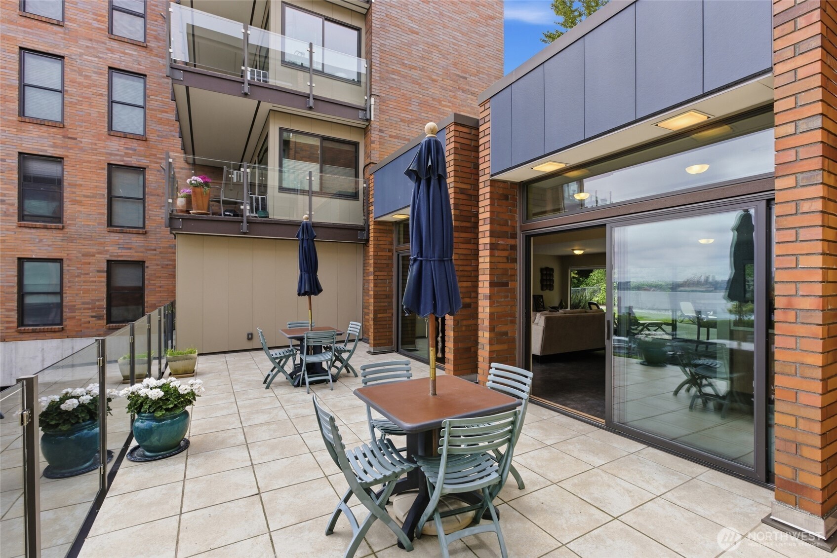 1737 Harbor Avenue Seattle WA 98126