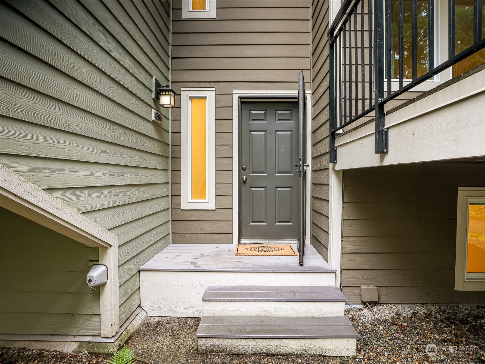 826 N 161st Place Shoreline WA 98133