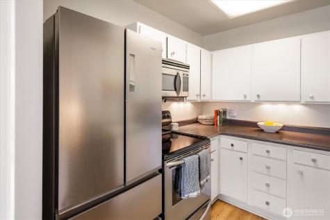 2552 14th Avenue W Seattle WA 98119