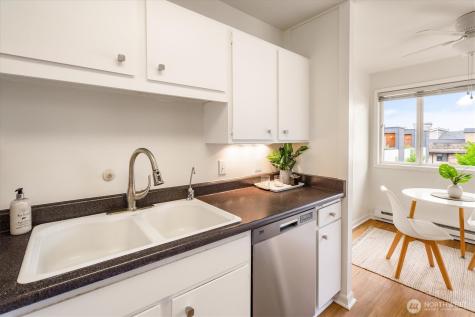 2552 14th Avenue W Seattle WA 98119